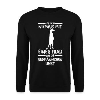 Erdmännchen - Unisex Pullover - Schwarz - Vorne - Alina (178cm) & Michal (187cm)