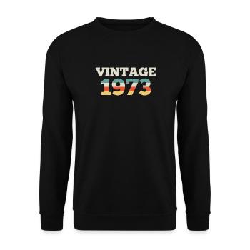 1973 Geburtstag Jahrgang 1973 Retro - Unisex Pullover - Schwarz - Vorne - Alina (178cm) & Michal (187cm)