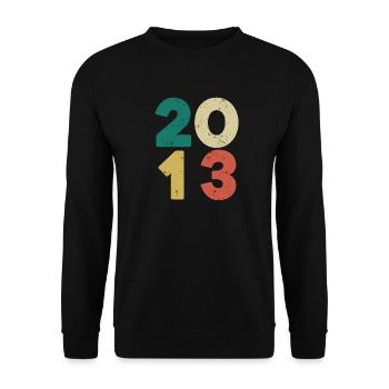 2013 - Jahrgang 2013 Retro Vintage - Unisex Pullover - Schwarz - Vorne - Alina (178cm) & Michal (187cm)