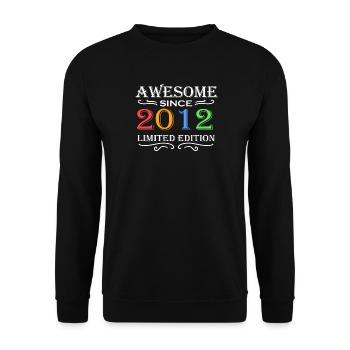 2012 - Jahrgang 2012 - Fantastisch seit 2012 - Unisex Pullover - Schwarz - Vorne - Alina (178cm) & Michal (187cm)