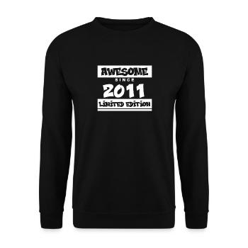 2011 - Vintage 2011 - Fantastic since 2011 - Unisex Sweatshirt - black - Front - Alina (178cm) & Michal (187cm)