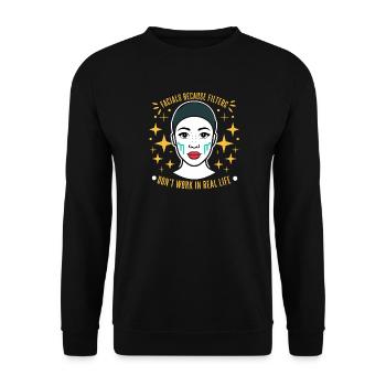 Gesicht mit Tränen: Filter nützen nichts - Unisex Pullover - Schwarz - Vorne - Alina (178cm) & Michal (187cm)