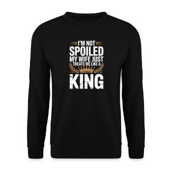Nicht verwöhnt, meine Frau behandelt wie ein König - Unisex Pullover - Schwarz - Vorne - Alina (178cm) & Michal (187cm)