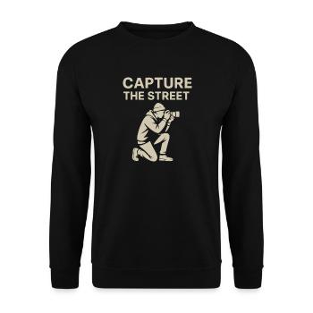Capture the Street – Street Photography Shirt - Unisex Pullover - Schwarz - Vorne - Alina (178cm) & Michal (187cm)