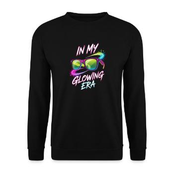 In My Glowing Era Retro Sunglasses - Unisex Sweatshirt - black - Front - Alina (178cm) & Michal (187cm)