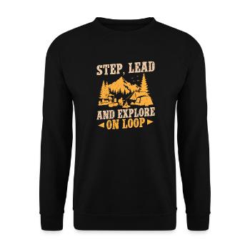 Girl Scout Leader Step Lead & Explore Scout - Unisex Pullover - Schwarz - Vorne - Alina (178cm) & Michal (187cm)