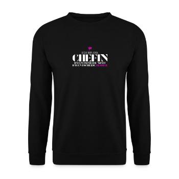 Chefin entscheidet besser Spruch - Unisex Pullover - Schwarz - Vorne - Alina (178cm) & Michal (187cm)