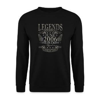 20th Birthday Gift Legend June Vintage 2006 - Unisex Sweatshirt - black - Front - Alina (178cm) & Michal (187cm)