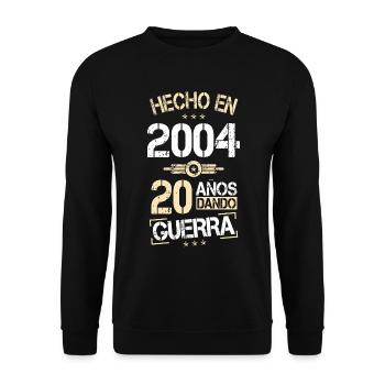 20. Geburtstag - Hergestellt im Jahr 2004 20 Jahre Krieg - Unisex Pullover - Schwarz - Vorne - Alina (178cm) & Michal (187cm)