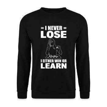 I Never Lose I Either Win Or Learn Schachtrainer - Unisex Pullover - Schwarz - Vorne - Alina (178cm) & Michal (187cm)