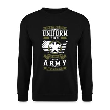 Die Armee endet nie - Unisex Pullover - Schwarz - Vorne - Alina (178cm) & Michal (187cm)