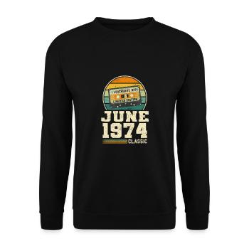 49. Geburtstag Juni Jahrgang 1974 Geschenkidee - Unisex Pullover - Schwarz - Vorne - Alina (178cm) & Michal (187cm)
