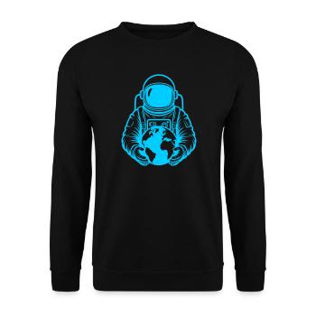 Astronaut hält Welt in Händen - Unisex Pullover - Schwarz - Vorne - Alina (178cm) & Michal (187cm)