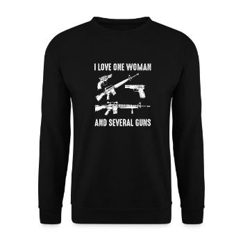 I Love One Woman And Several Guns Gewehr Soldaten - Unisex Pullover - Schwarz - Vorne - Alina (178cm) & Michal (187cm)