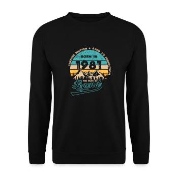 Legends 1981 - Unisex Sweatshirt - black - Front - Alina (178cm) & Michal (187cm)