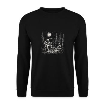 Mystische Nacht im Wald mit Bigfoot und Alien am - Unisex Pullover - Schwarz - Vorne - Alina (178cm) & Michal (187cm)