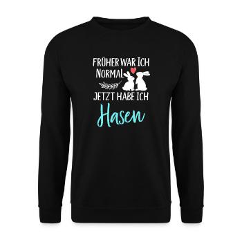 Früher war ich normal jetzt habe ich Hasen Spruch - Unisex Pullover - Schwarz - Vorne - Alina (178cm) & Michal (187cm)