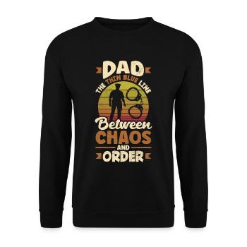 Dad the Protector Father's Day Design for - Unisex Pullover - Schwarz - Vorne - Alina (178cm) & Michal (187cm)