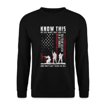 Krieg Flagge Freiheit Amerika - Unisex Pullover - Schwarz - Vorne - Alina (178cm) & Michal (187cm)