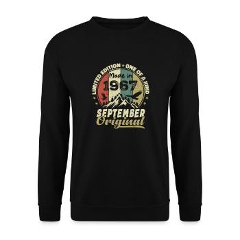 1967 - The Legends Were Born in September 1967 - Unisex Sweatshirt - black - Front - Alina (178cm) & Michal (187cm)