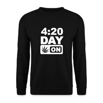 420 ON Feiertag - Unisex Pullover - Schwarz - Vorne - Alina (178cm) & Michal (187cm)