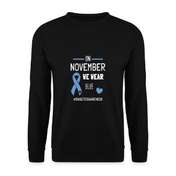 Im November tragen wir blauen Diabetiker Typ 1 Diabetes - Unisex Pullover - Schwarz - Vorne - Alina (178cm) & Michal (187cm)