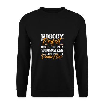 Winzer Wein Spruch für Weinliebhaber - Unisex Pullover - Schwarz - Vorne - Alina (178cm) & Michal (187cm)
