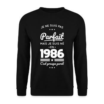 Né en 1986 – Pas parfait mais presque - Sweat-shirt Unisexe - noir - Devant - Alina (178cm) & Michal (187cm)