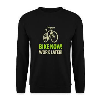 Bike now! Work later! Fahrrad Sattel Kette Radtour - Unisex Pullover - Schwarz - Vorne - Alina (178cm) & Michal (187cm)
