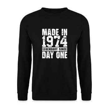 Hergestellt 1974, legendär seit dem ersten Tag - Unisex Pullover - Schwarz - Vorne - Alina (178cm) & Michal (187cm)