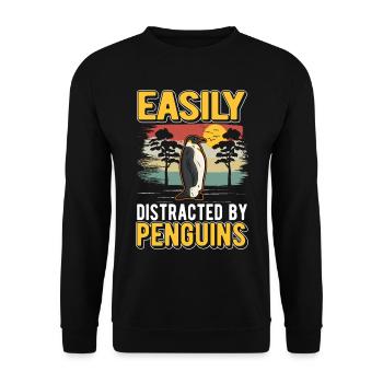 Easily distracted by Penguins Pinguin - Unisex Pullover - Schwarz - Vorne - Alina (178cm) & Michal (187cm)