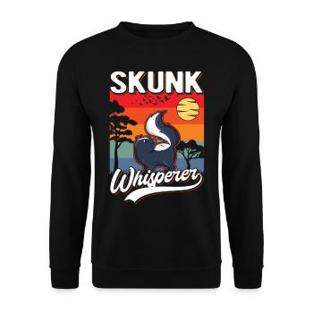 Stinktier Flüsterer Skunk Whisperer - Unisex Pullover - Schwarz - Vorne - Alina (178cm) & Michal (187cm)