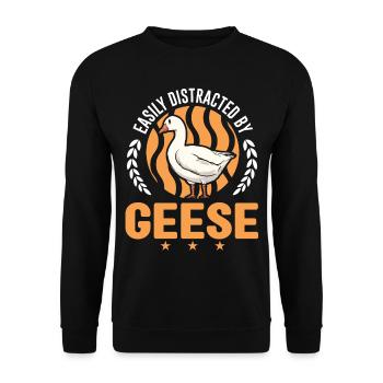 Easily distracted by Geese Gänsezüchter Gänse - Unisex Pullover - Schwarz - Vorne - Alina (178cm) & Michal (187cm)