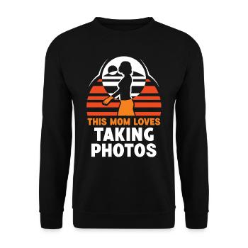 This mother loves to take photos photography - Unisex Sweatshirt - black - Front - Alina (178cm) & Michal (187cm)
