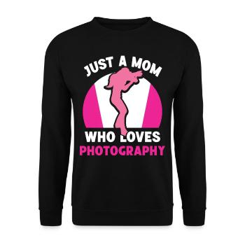 Nur Eine Mutter Die Fotografie Liebt Kamera Mama - Unisex Pullover - Schwarz - Vorne - Alina (178cm) & Michal (187cm)