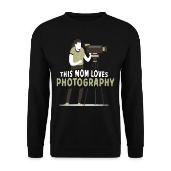 This Mom Loves Photography Mom Photographer - Unisex Sweatshirt - black - Front - Alina (178cm) & Michal (187cm)