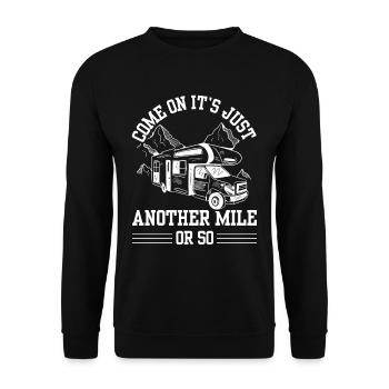 Komm Schon Es Ist Nur Eine Halbe Meile Oder So - Unisex Pullover - Schwarz - Vorne - Alina (178cm) & Michal (187cm)