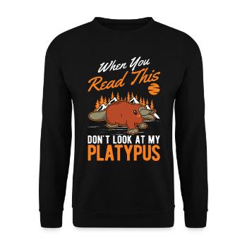 Schnabeltier Platypus - Unisex Pullover - Schwarz - Vorne - Alina (178cm) & Michal (187cm)