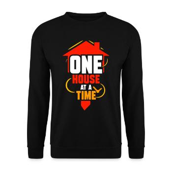 One house at a time Houses Real estate agents - Unisex Sweatshirt - black - Front - Alina (178cm) & Michal (187cm)