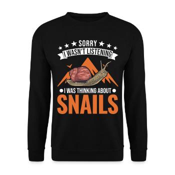Schnecke Geschenk Weinbergschnecke - Unisex Pullover - Schwarz - Vorne - Alina (178cm) & Michal (187cm)
