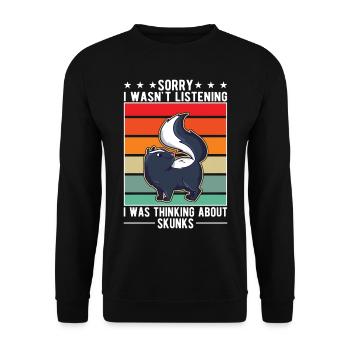 Stinktier Geschenk - Unisex Pullover - Schwarz - Vorne - Alina (178cm) & Michal (187cm)