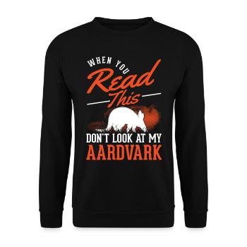Erdferkel Geschenk Aardvark - Unisex Pullover - Schwarz - Vorne - Alina (178cm) & Michal (187cm)