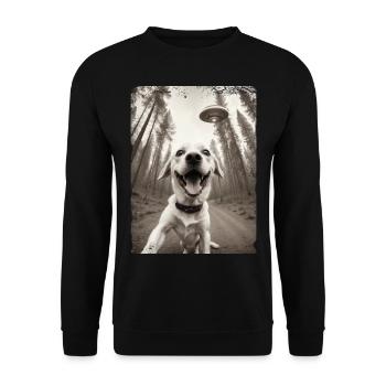 Hunde Selfie mit Außerirdischem Raumschiff - Unisex Pullover - Schwarz - Vorne - Alina (178cm) & Michal (187cm)