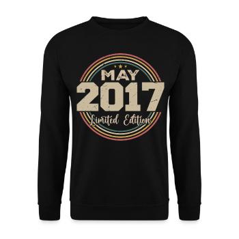 Mai 2017 Vintage Nées En Mai 2017 Anniversaire - Sweat-shirt Unisexe - noir - Devant - Alina (178cm) & Michal (187cm)