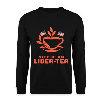 Sippin' On Liber-tea 4. Juli Lustiger Feiertag - Unisex Pullover - Schwarz - Vorne - Alina (178cm) & Michal (187cm)