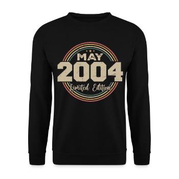 Mai 2004 Vintage Nées En Mai 2004 Anniversaire - Sweat-shirt Unisexe - noir - Devant - Alina (178cm) & Michal (187cm)