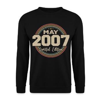 Mai 2007 Vintage Nées En Mai 2007 Anniversaire - Sweat-shirt Unisexe - noir - Devant - Alina (178cm) & Michal (187cm)