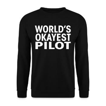 Worlds Okayest Pilot Funny T Shirt - Unisex Pullover - Schwarz - Vorne - Alina (178cm) & Michal (187cm)