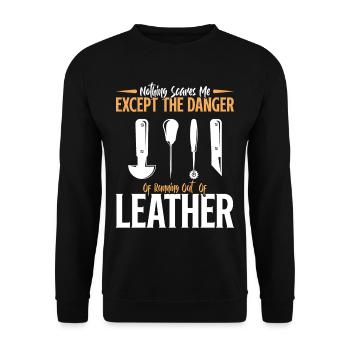 Lederarbeiten Lederarbeiter Stanzarbeiten Handwerk - Unisex Pullover - Schwarz - Vorne - Alina (178cm) & Michal (187cm)