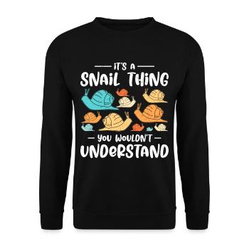 Witziger Schnecken Spruch - Unisex Pullover - Schwarz - Vorne - Alina (178cm) & Michal (187cm)